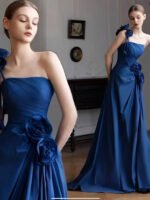 ⁦فستان ملكي أزرق⁩ - الصورة ⁦3⁩