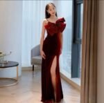 فستان  مخملي أحمر