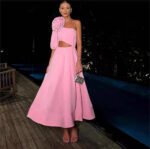 فستان بكتف واحد وتفصيل زهري