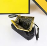 ⁦حقيبة يد نسائية صغيرة جلد طبيعي⁩ - الصورة ⁦12⁩